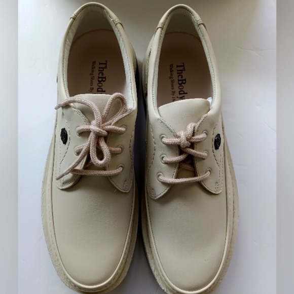 Hush Puppies Other - NWT with box Hush Puppies the body shoe size 10.5 M. Small walkers